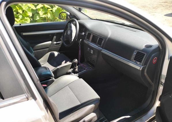 Opel Vectra cena 12000 przebieg: 334629, rok produkcji 2008 z Pyskowice małe 121